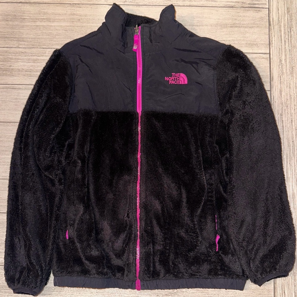 ***SOLD*** The North Face Black Fleece Denali Jacket with Pink Zipper